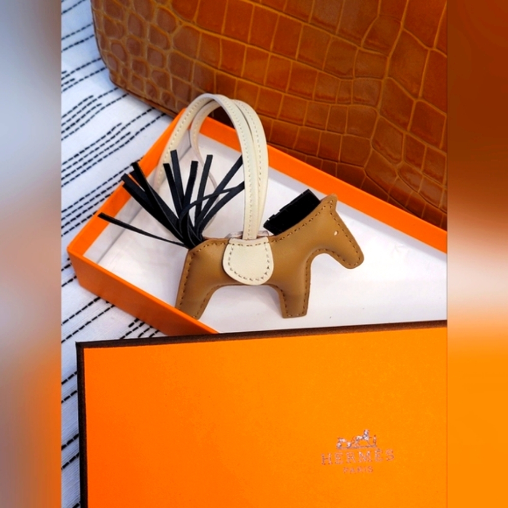 HERMÈS RODEO CHARM PEGASE ✨️ - Picture 9 of 15